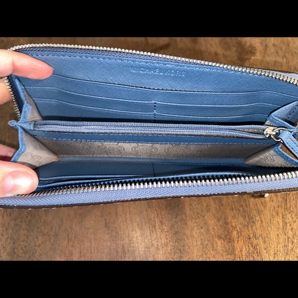 Michael Kors purse and wallet - Picture 5 of 7